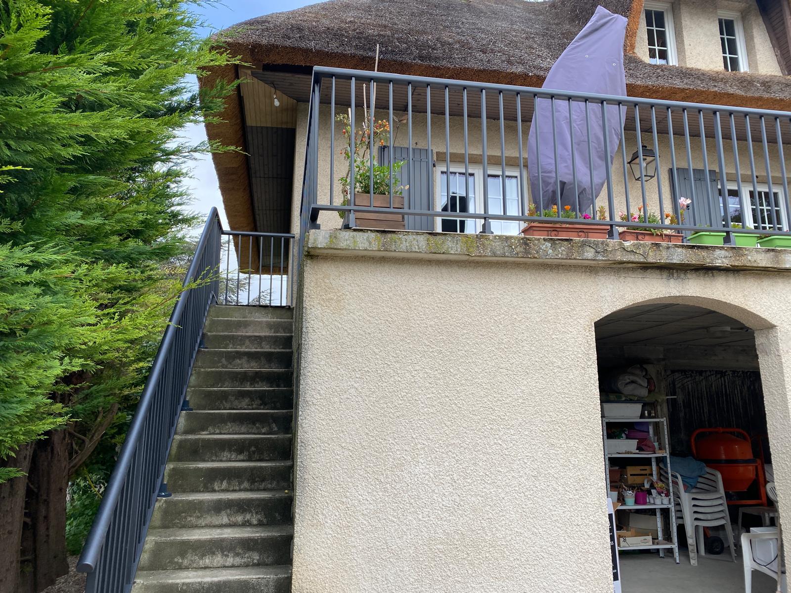 Guarda-corpos de terraço e escadas em alumínio